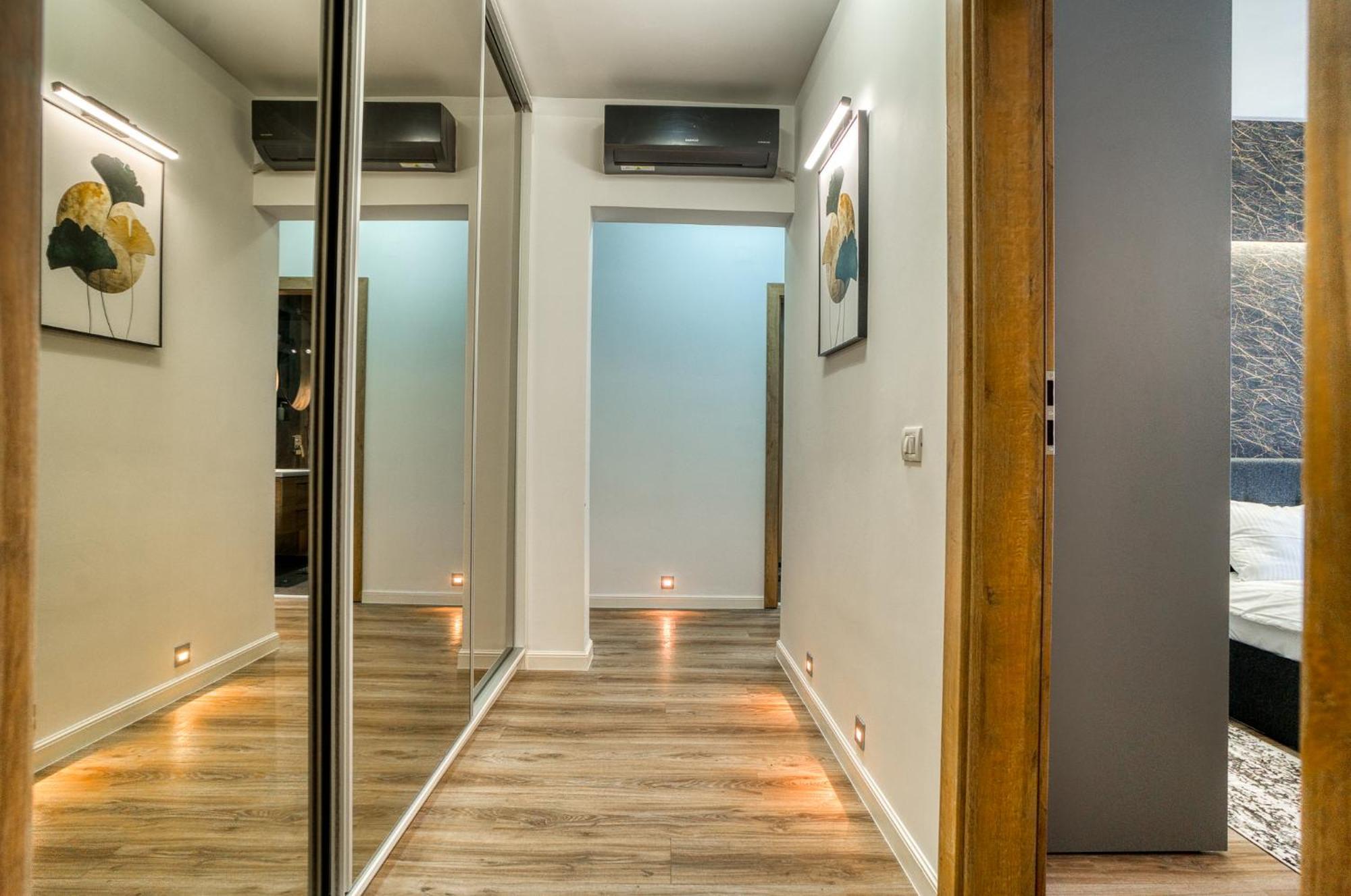 City Chic Retreat: Newly Renovated 1Br Apartment Bucharest Exterior photo
